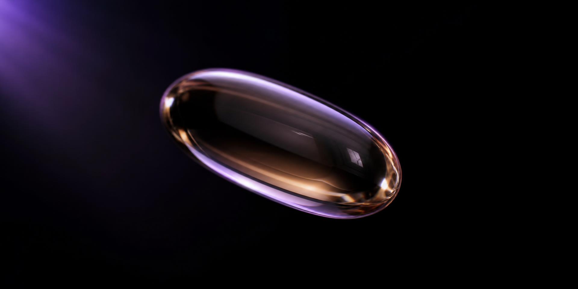 Softgel cápsula translúcida suspendida en el aire, fotografiada con iluminación de estilo Apple sobre fondo obsidiana con un halo violeta suave